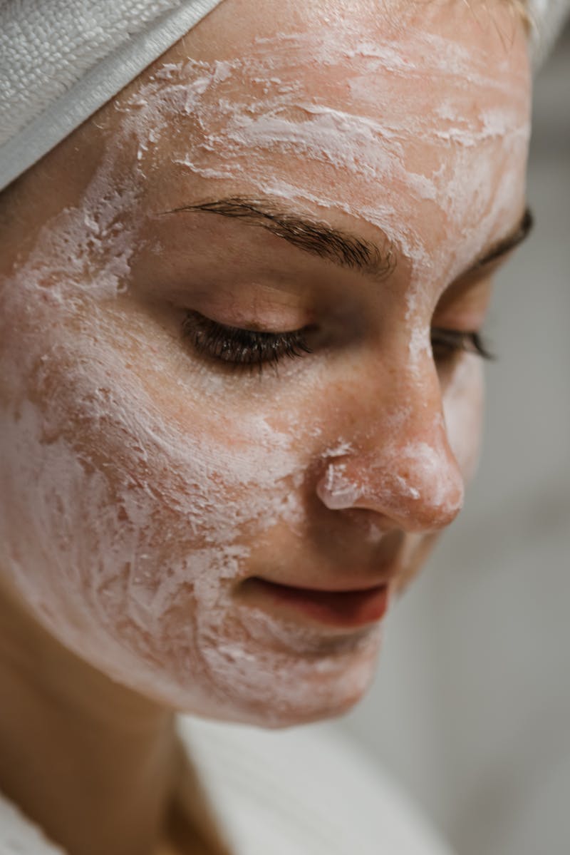 Routine Skincare Visage : Les 5 Étapes d’un Soin Complet à la Maison